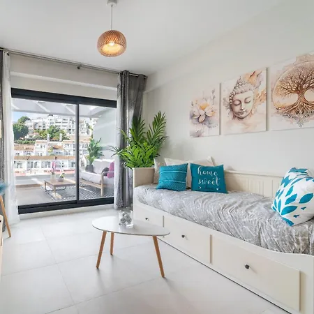 Golden - Take Care Malaga *