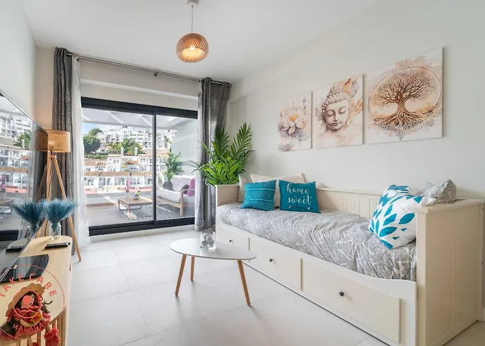 Golden - Take Care Malaga *